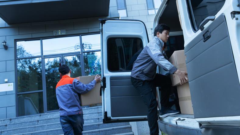 独居女性搬家时,为何难寻一名女货车司机?